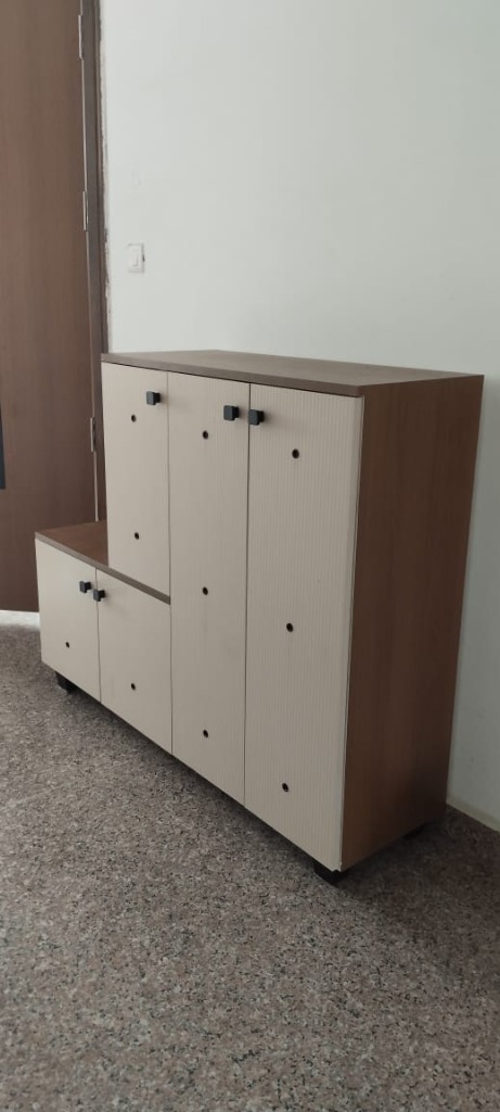 Ventilated Foyer Shoe Bench