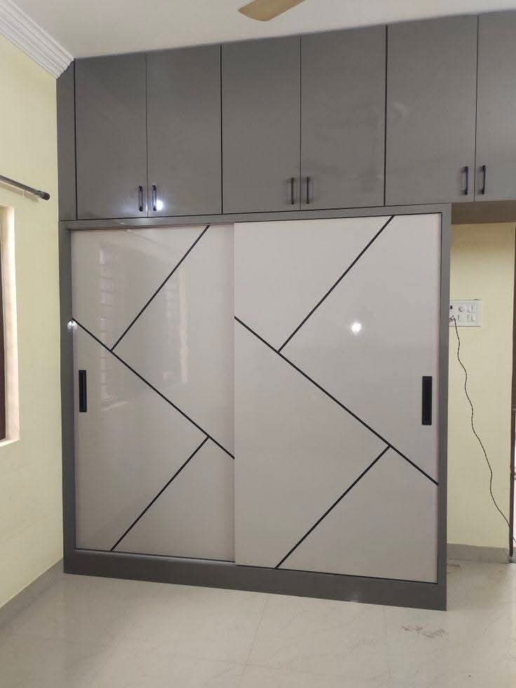 Grey Geometric Sliding Wardrobe